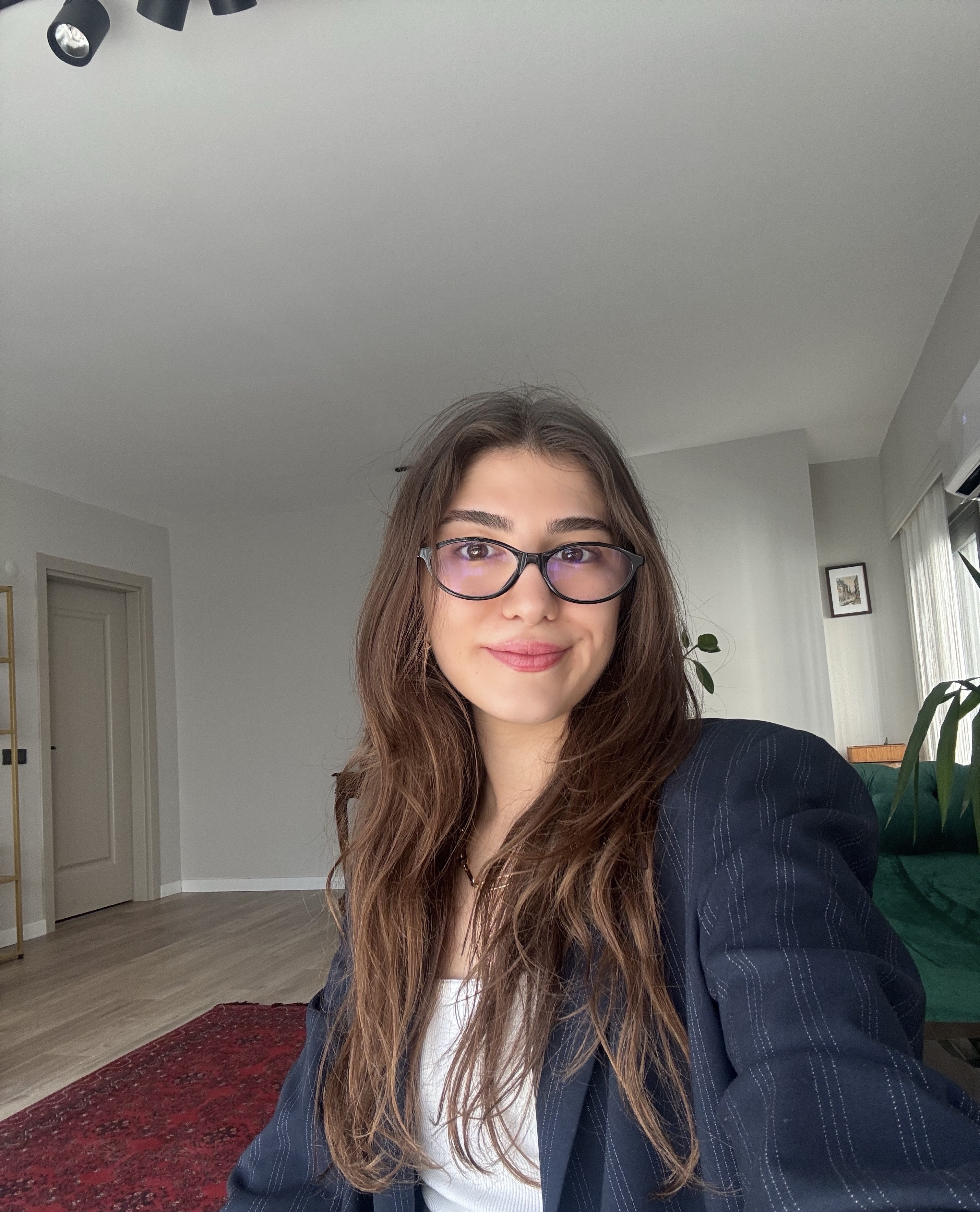 Bade AKTEKİN